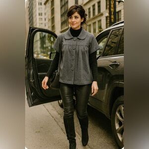 Coupée Collection  sweet little poupée jacket, short sleeves, 3 large buttons 🩶